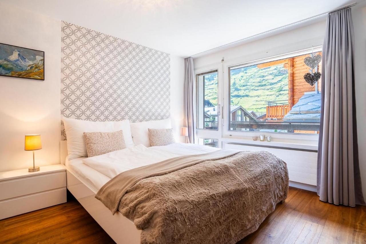 Stylish Home With Matterhorn View In The Center Zermatt Exterior foto